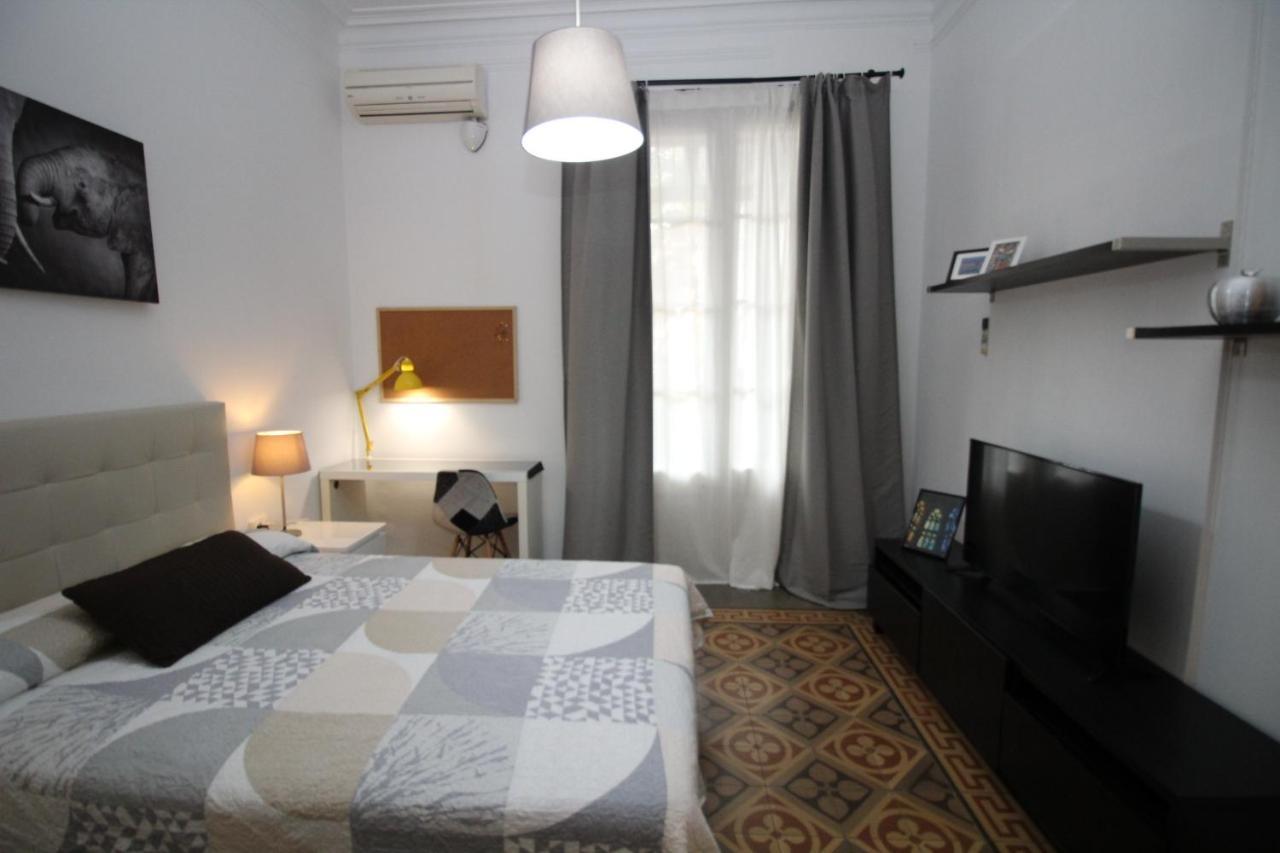 Alojamiento Roger Bed & Breakfast Barcelona Exterior foto